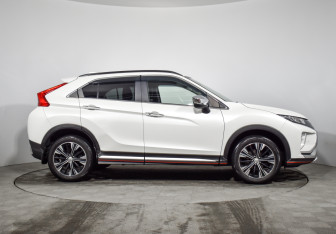 Подержанный автомобиль Mitsubishi Eclipse Cross 2019 года (4 фото)