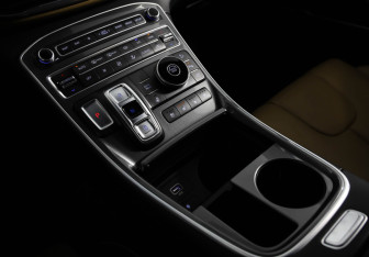 Подержанный автомобиль Hyundai Santa Fe 2021 года (18 фото)