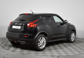 Подержанный автомобиль Nissan Juke 2014 года (5 фото)