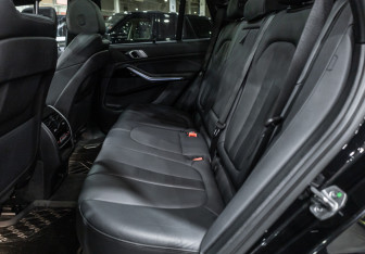 Подержанный автомобиль BMW X5 2022 года (13 фото)