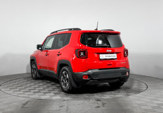 Подержанный автомобиль Jeep Renegade 2019 года (7 фото)