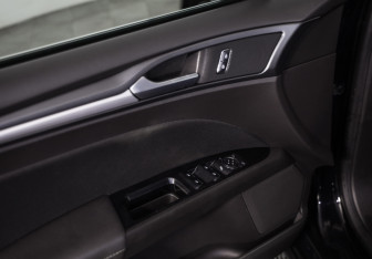 Подержанный автомобиль Ford Mondeo Sedan 2016 года (19 фото)