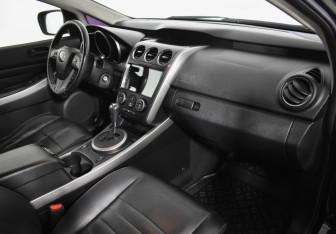 Подержанный автомобиль Mazda CX-7 2011 года (12 фото)
