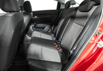 Подержанный автомобиль Kia Rio Sedan 2018 года (10 фото)