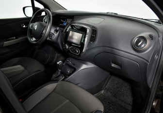 Подержанный автомобиль Renault Kaptur 2018 года (11 фото)