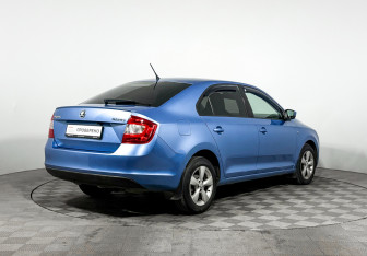 Подержанный автомобиль Skoda Rapid Liftback 2014 года (5 фото)