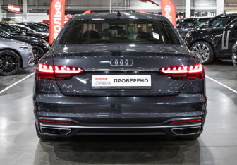 Подержанный автомобиль Audi A4 Sedan 2020 года (8 фото)