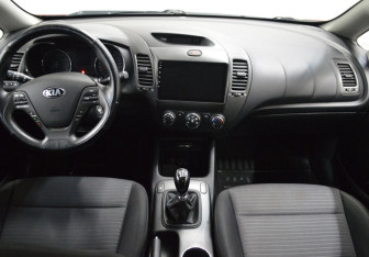 Подержанный автомобиль Kia Cerato Sedan 2014 года (14 фото)