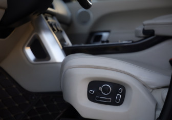 Подержанный автомобиль Land Rover Range Rover 2016 года (25 фото)