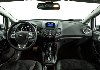 Подержанный автомобиль Ford Fiesta Hatchback 2016 года (13 фото)