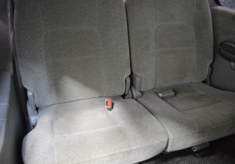 Подержанный автомобиль Kia Carnival 2004 года (12 фото)