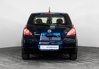 Подержанный автомобиль Nissan Tiida Hatchback 2008 года (6 фото)