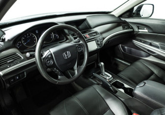 Подержанный автомобиль Honda Crosstour 2014 года (11 фото)