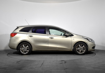 Подержанный автомобиль Kia Ceed Wagon 2013 года (4 фото)