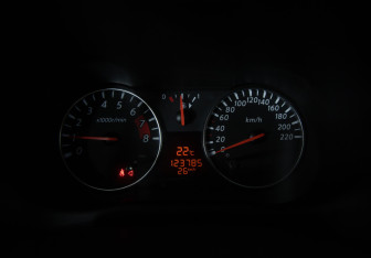 Подержанный автомобиль Nissan Note 2013 года (13 фото)