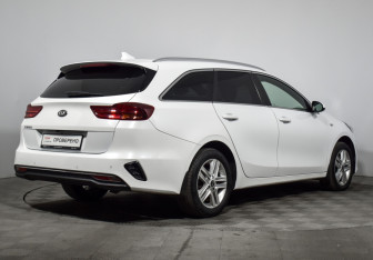 Подержанный автомобиль Kia Ceed Wagon 2021 года (5 фото)