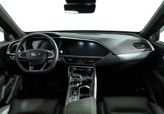 Подержанный автомобиль Geely Tugella 2023 года (13 фото)