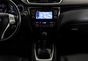 Подержанный автомобиль Nissan Qashqai 2016 года (13 фото)