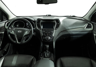 Подержанный автомобиль Hyundai Santa Fe 2017 года (13 фото)