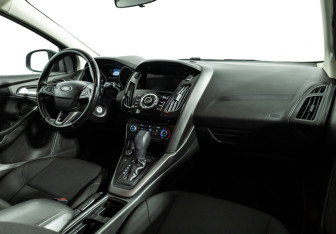 Подержанный автомобиль Ford Focus Hatchback 2018 года (9 фото)