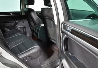 Подержанный автомобиль Volkswagen Touareg 2016 года (13 фото)