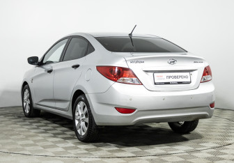 Подержанный автомобиль Hyundai Solaris Sedan 2011 года (7 фото)