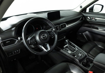 Подержанный автомобиль Mazda CX-5 2021 года (11 фото)