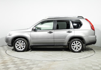 Подержанный автомобиль Nissan X-Trail 2008 года (8 фото)