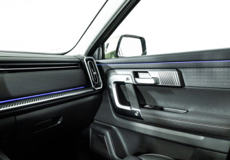 Подержанный автомобиль Jaecoo J7 2023 года (17 фото)