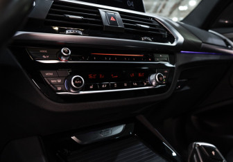 Подержанный автомобиль BMW X3 2019 года (21 фото)