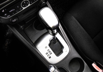 Подержанный автомобиль Renault Megane Hatchback 2011 года (17 фото)