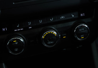 Подержанный автомобиль Skoda Octavia Liftback 2016 года (16 фото)