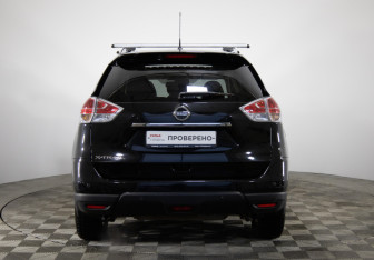 Подержанный автомобиль Nissan X-Trail 2015 года (6 фото)