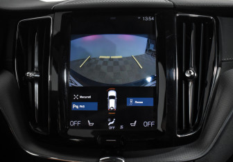 Подержанный автомобиль Volvo XC60 2019 года (17 фото)