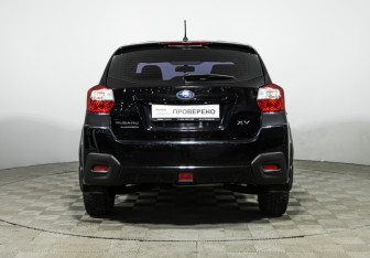 Подержанный автомобиль Subaru XV 2012 года (6 фото)