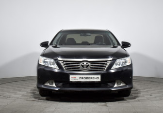 Подержанный автомобиль Toyota Camry Sedan 2013 года (2 фото)