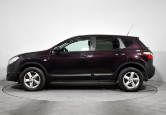 Подержанный автомобиль Nissan Qashqai 2013 года (8 фото)