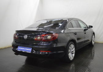 Подержанный автомобиль Volkswagen Passat CC 2010 года (5 фото)