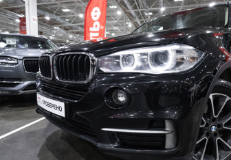 Подержанный автомобиль BMW X5 2015 года (2 фото)