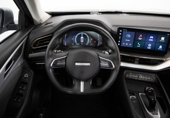 Подержанный автомобиль Haval F7 2023 года (10 фото)