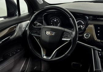 Подержанный автомобиль Cadillac XT6 2021 года (18 фото)