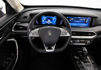 Подержанный автомобиль FAW Bestune T77 2024 года (13 фото)