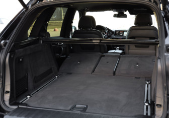 Подержанный автомобиль BMW X5 2017 года (35 фото)