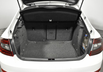 Подержанный автомобиль Skoda Octavia Liftback 2014 года (19 фото)