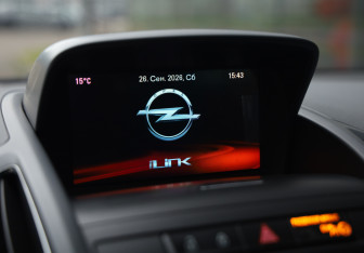 Подержанный автомобиль Opel Zafira Compactvan 2014 года (17 фото)
