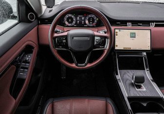 Подержанный автомобиль Land Rover Range Rover Evoque 2024 года (12 фото)