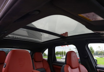 Подержанный автомобиль Porsche Cayenne 2014 года (20 фото)