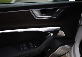 Подержанный автомобиль Audi A7 2022 года (28 фото)