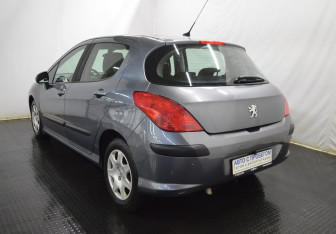 Подержанный автомобиль Peugeot 308 Hatchback 2010 года (7 фото)