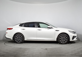 Подержанный автомобиль Kia Optima Sedan 2018 года (4 фото)